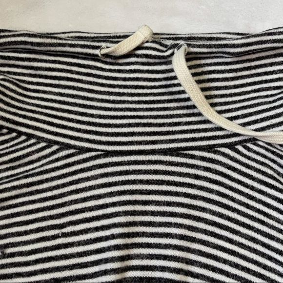 Lucky Brand Viscose Blend Striped Turtleneck Sweater Size Medium - Picture 5 of 9